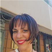 Sono una cantante lirica professionista.. se stai cercando un insegnante di canto che ti a trovare la tua strada? Ti aspetto